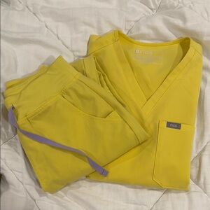 Figs XS Lifesaver Yellow Scrub Set with Purple Accent